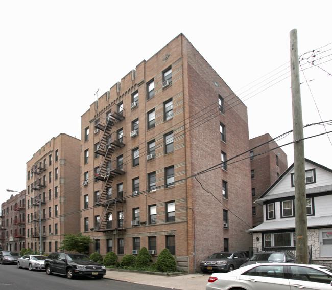 1654 E 13th St in Brooklyn, NY - Building Photo - Building Photo