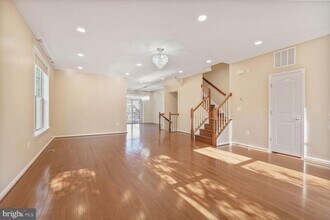 102 Vista Knoll Dr in Occoquan, VA - Building Photo - Building Photo