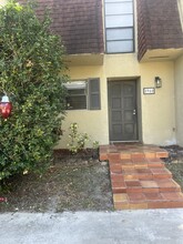 8960 Palm Tree Ln in Pembroke Pines, FL - Building Photo - Building Photo