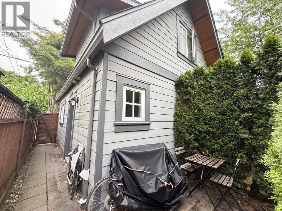 3311 W 12th Ave in Vancouver, BC - Building Photo