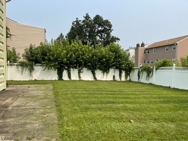 833 Hobson St in Union, NJ - Building Photo - Building Photo