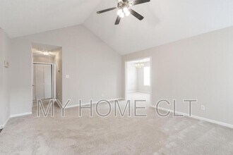 12025 Brownestone View Dr in Charlotte, NC - Building Photo - Building Photo