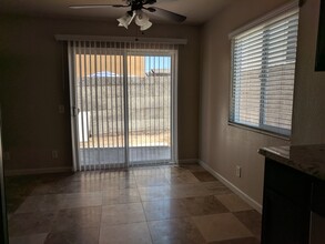 Hart Townhomes in El Cajon, CA - Foto de edificio - Building Photo