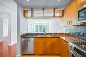 1 Shore Ln in Jersey City, NJ - Building Photo - Building Photo