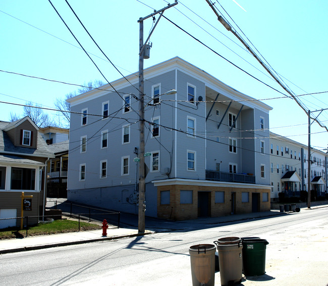 256 Front St in Woonsocket, RI - Building Photo - Building Photo