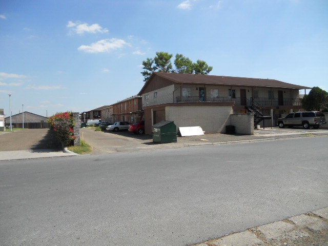 1120 Primrose in McAllen, TX - Foto de edificio - Building Photo