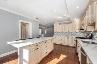 894 Avenue C in Bayonne, NJ - Building Photo - Building Photo