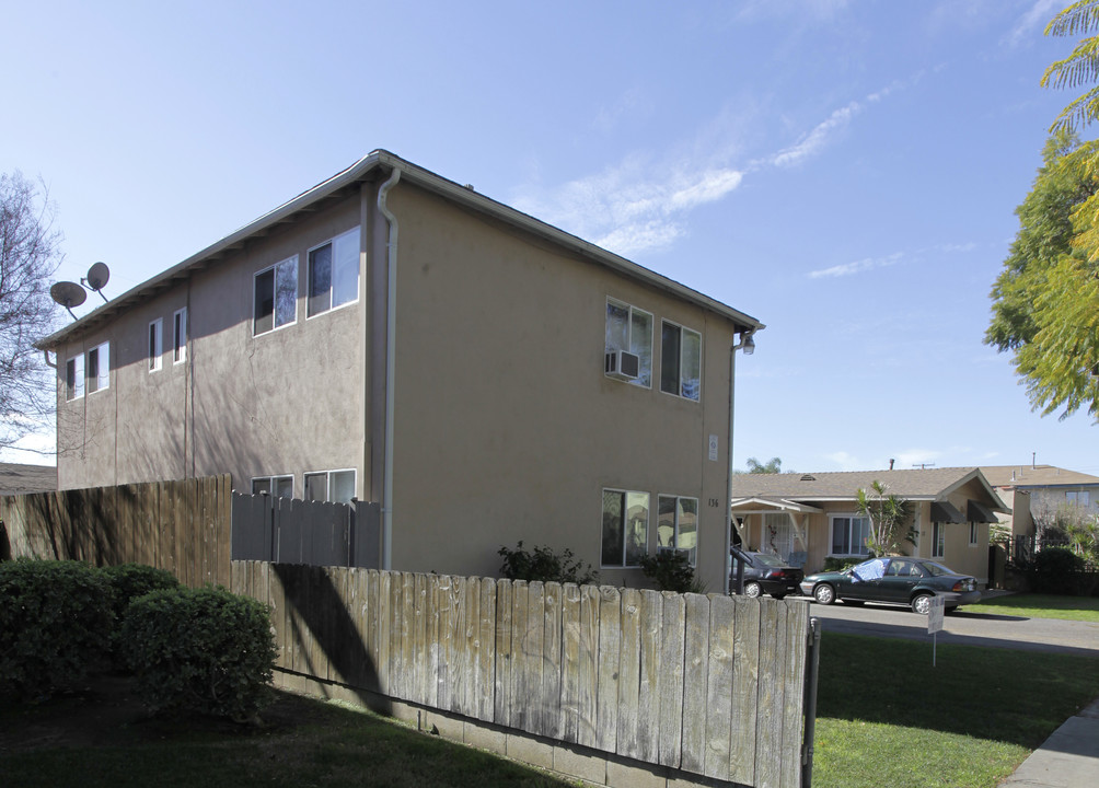 136 E Ash Ave in Fullerton, CA - Building Photo