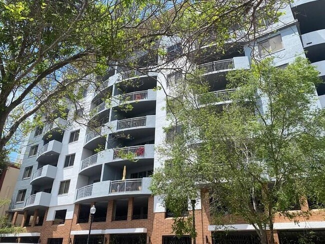 property at 1108 N Franklin St