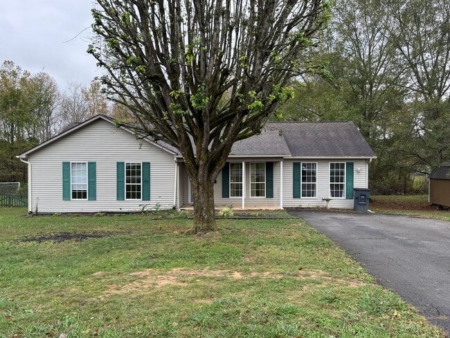 property at 1575 Garden Ln
