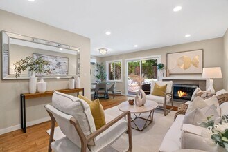 612 Sierra Vista Ave in Mountain View, CA - Foto de edificio - Building Photo
