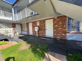 7841 Dunham Blvd in Miami, FL - Building Photo