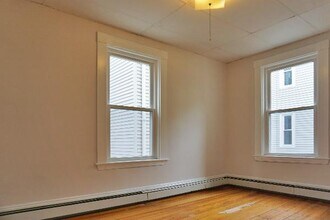 8 Clary St in Cambridge, MA - Building Photo - Building Photo