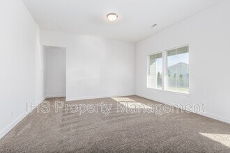 1127 S Blueberry Pl in Kennewick, WA - Building Photo - Building Photo