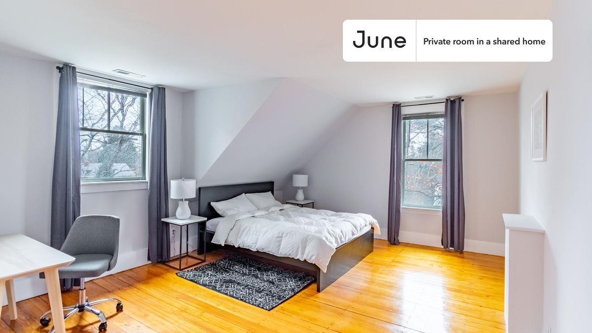 Private bedroom in 5 bed/2.5 bath Home in Boston, MA - Building Photo