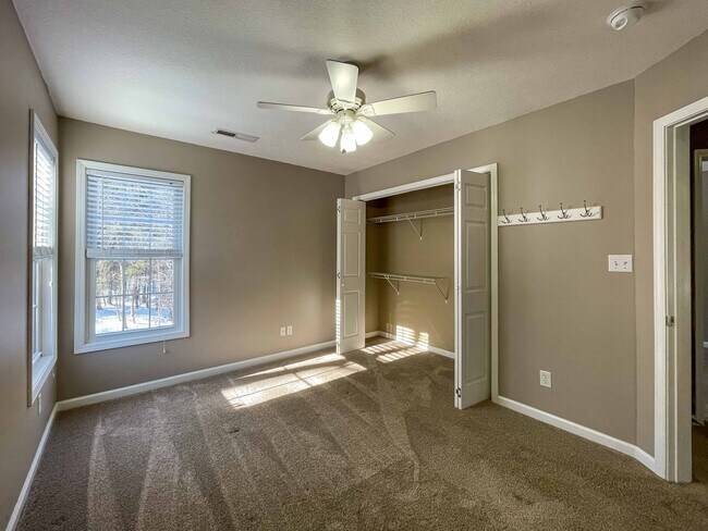 6 Sun Up Ln in Candler, NC - Building Photo - Building Photo