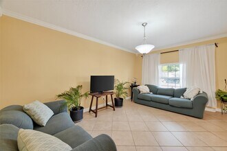 138 E Rocky Creek Rd in Houston, TX - Building Photo - Building Photo