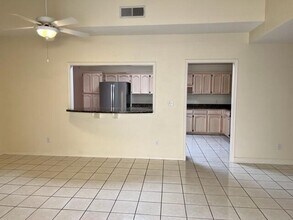 6138 Los Robles Dr in El Paso, TX - Building Photo - Building Photo