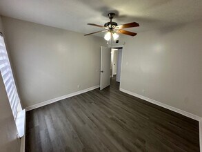 3400 Timmons Ln in Houston, TX - Building Photo - Building Photo
