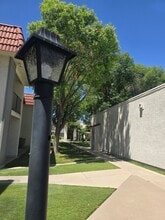 Hidden Village in Glendale, AZ - Foto de edificio - Building Photo
