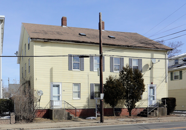 136 Main St in Warren, RI - Foto de edificio - Building Photo