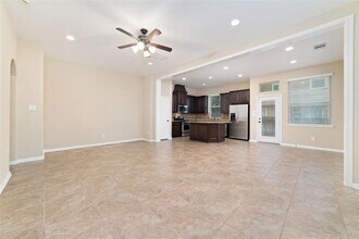 9 Cheswood Manor Drive in The Woodlands, TX - Building Photo - Building Photo