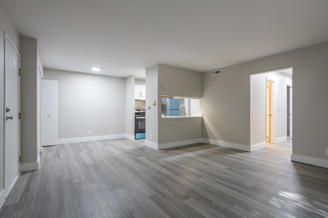 Parchment Pointe Townhomes in Parchment, MI - Building Photo - Interior Photo