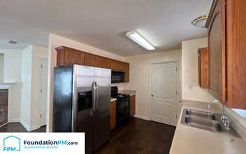 9115 Cinderhill Cove E in Memphis, TN - Building Photo - Building Photo