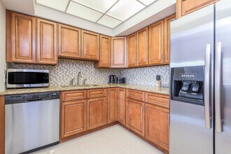 3505 S Ocean Dr in Hollywood, FL - Building Photo - Building Photo