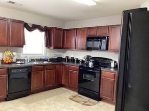 433 Dukes Hill Rd in Columbia, SC - Building Photo - Building Photo