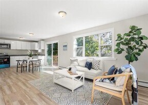 80 Summit St in Woonsocket, RI - Building Photo