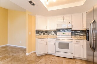 7220 Bromley Dr in New Port Richey, FL - Building Photo - Building Photo