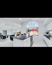 11056 W Lane Ave in Glendale, AZ - Foto de edificio - Building Photo