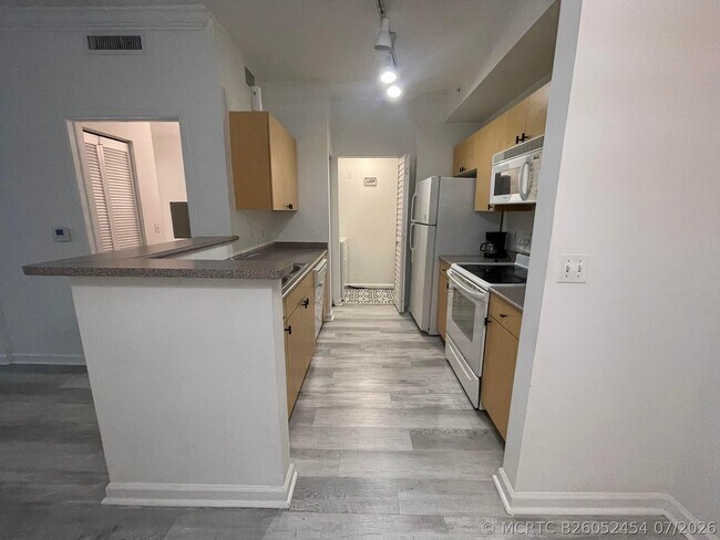property at 1919 Van Buren St