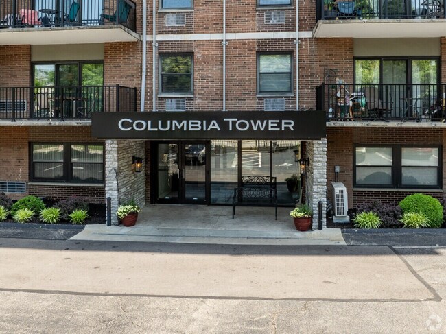 1815 William Howard Taft Rd in Cincinnati, OH - Building Photo - Building Photo