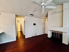 5606 Bonnell Vista St-Unit -D1 in Austin, TX - Building Photo - Building Photo