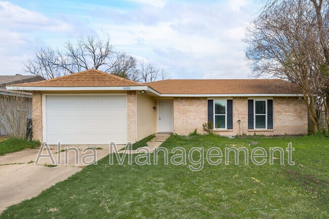1609 Whiteoak Dr in Garland, TX - Building Photo - Building Photo
