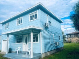 6004 Avenue T in Galveston, TX - Building Photo