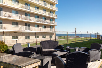 Marine Gardens in Long Branch, NJ - Foto de edificio - Building Photo