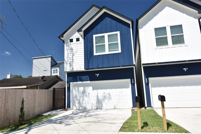 6834 Foster St in Houston, TX - Foto de edificio - Building Photo