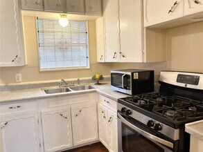 5011 Enyart St in Houston, TX - Building Photo - Building Photo