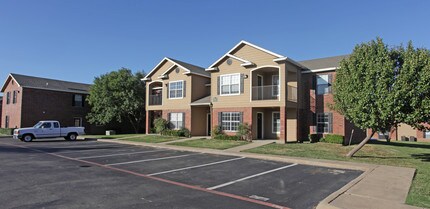 Cobblestone Village Apartments in Cleburne, TX - Building Photo - Building Photo