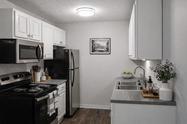 Foote Hills Apartments - Grand Rapids, MI