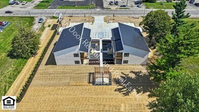 1030 S Wayne St in Angola, IN - Building Photo - Building Photo