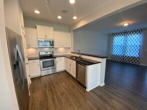 1023 Kenross Dr in Burlington, NC - Building Photo - Building Photo