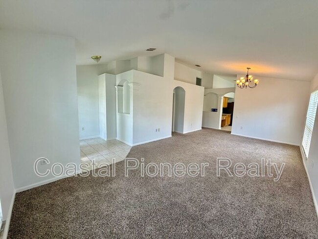 5625 Grindstone Loop in Zephyrhills, FL - Building Photo - Building Photo