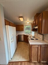 1474 Diamond Rd SE in Lacey, WA - Building Photo - Building Photo