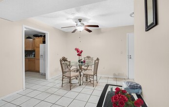 4174 Inverrary Dr, Unit 103 in Lauderhill, FL - Building Photo - Building Photo