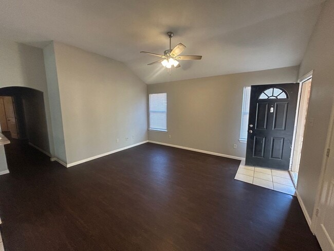 108-110 Prosperity Trail in McGregor, TX - Building Photo - Building Photo