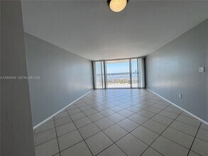 18041 Biscayne Blvd, Unit 1603 in Aventura, FL - Foto de edificio - Building Photo